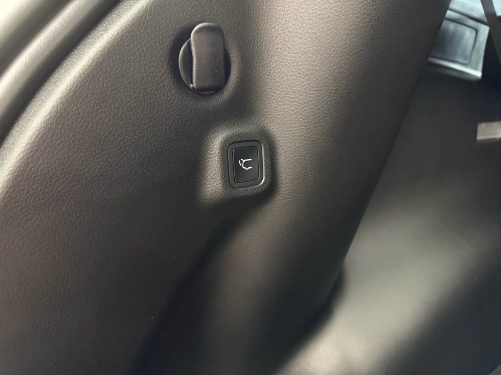 New 2026 Jeep Compass Limited image 37