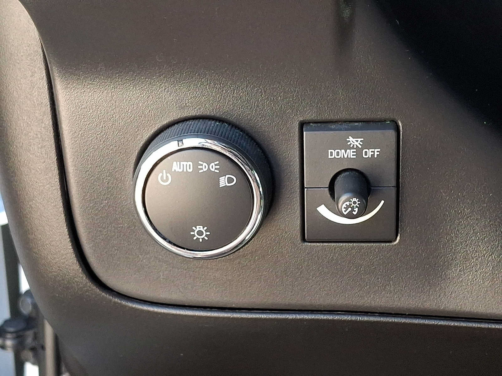 Used 2025 Chevrolet Express 2500 w/ Driver Convenience Package RWD image 23
