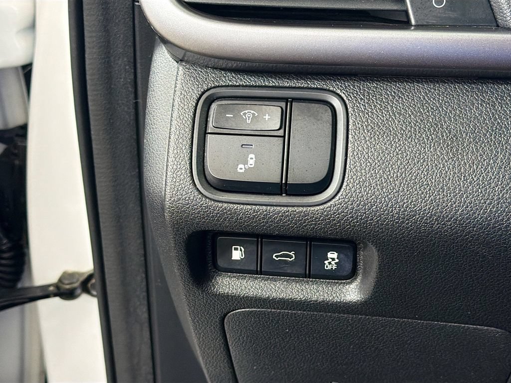 Used 2018 Kia Optima S FWD image 12