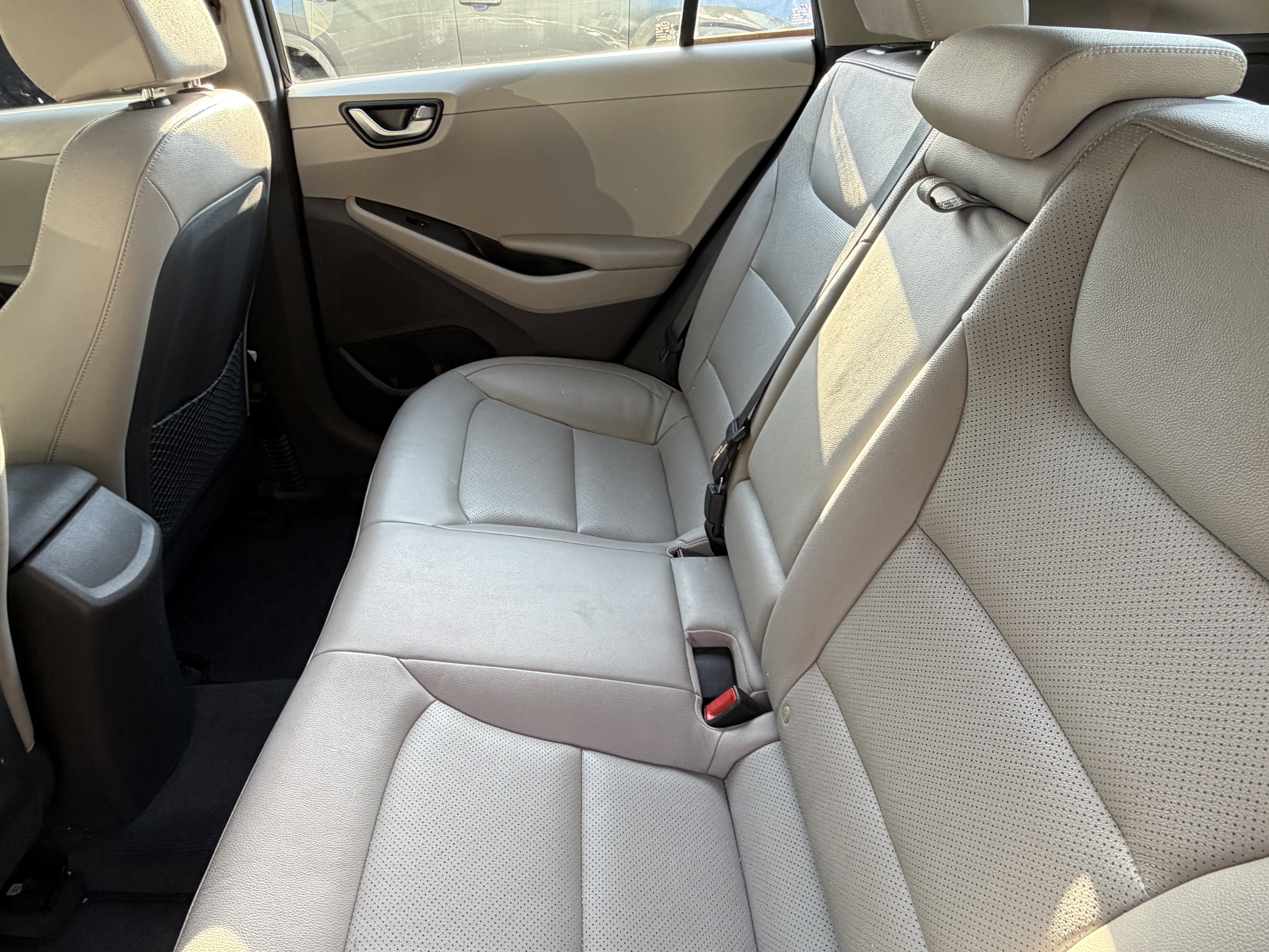 Used 2017 Hyundai Ioniq Limited FWD image 32