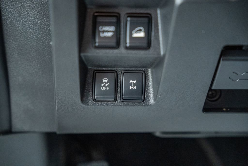 Used 2024 Nissan Frontier PRO-4X w/ Pro Convenience Package image 45