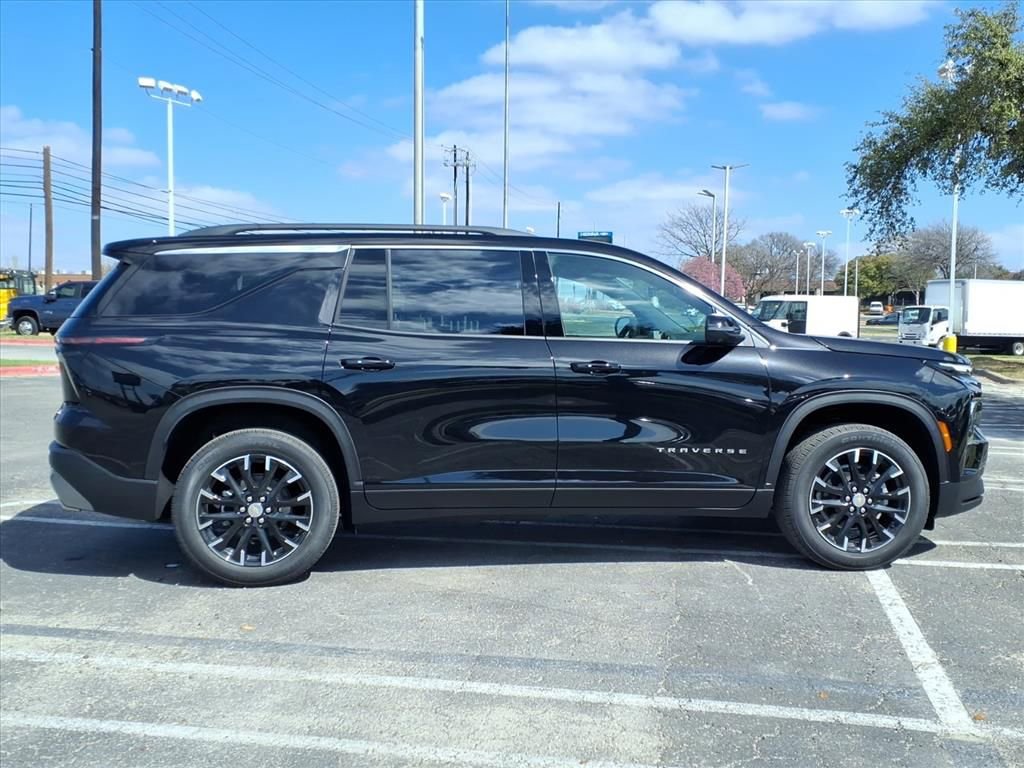 New 2026 Chevrolet Traverse LT w/ Sun and Wheel Package image 5