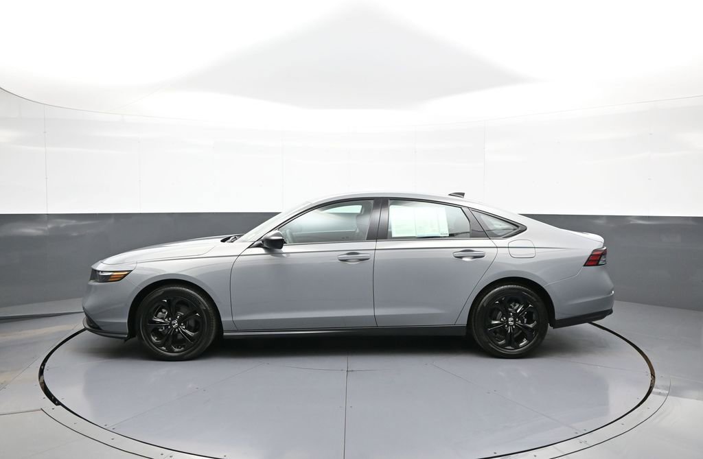 Used 2025 Honda Accord SE image 9