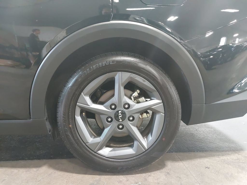 Used 2025 Kia K4 FWD image 32