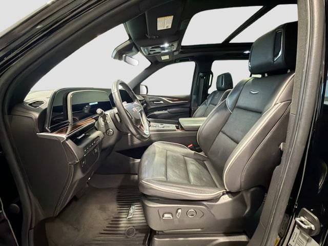 Used 2021 Cadillac Escalade Premium Luxury AWD/4WD image 19