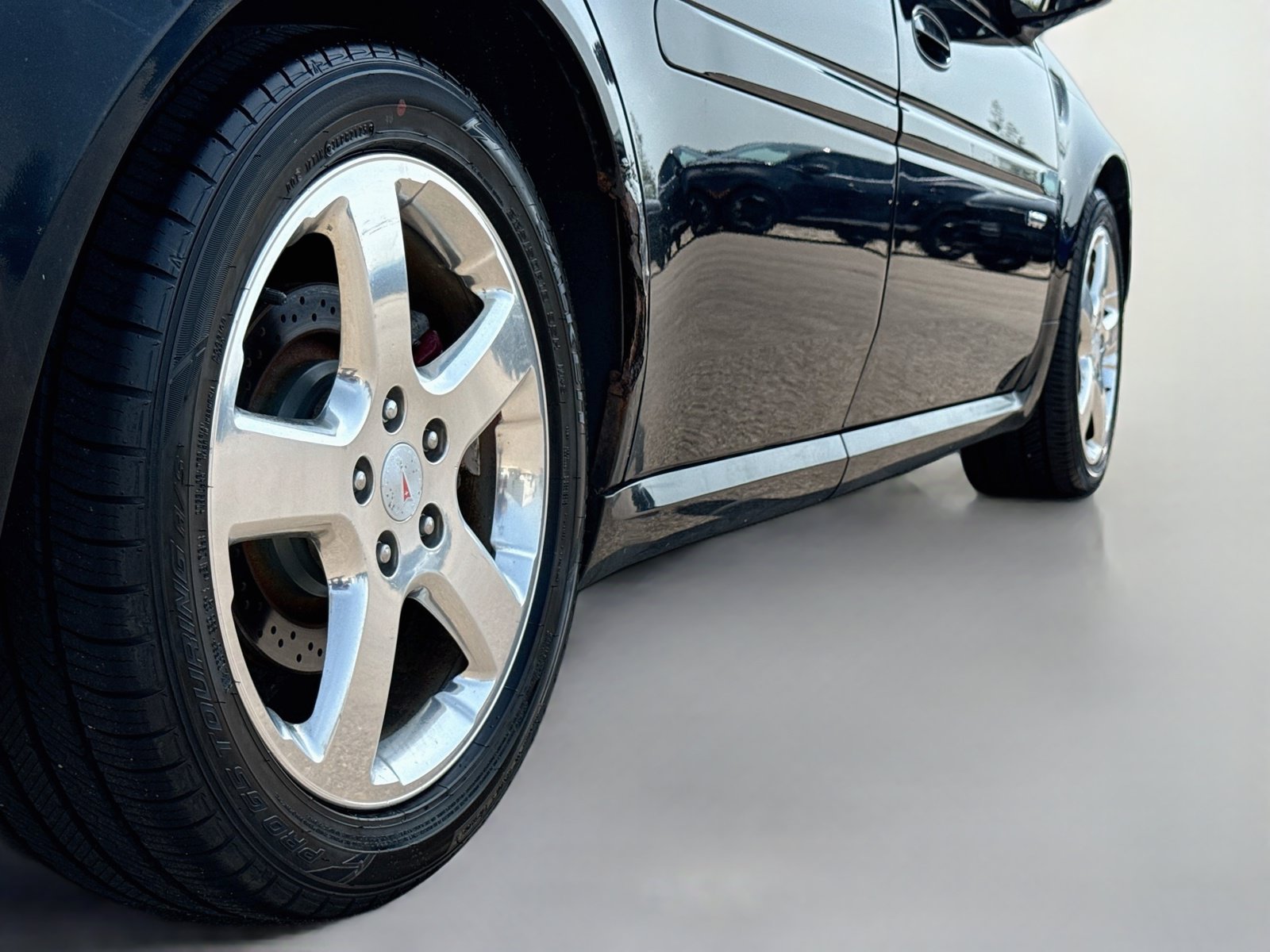 Used 2008 Pontiac Grand Prix GXP FWD image 9