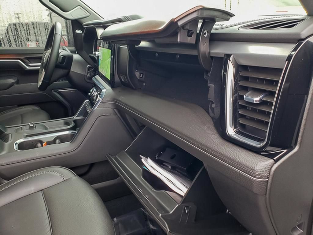 Used 2025 GMC Sierra 3500 Denali w/ Denali Reserve Package AWD/4WD image 45