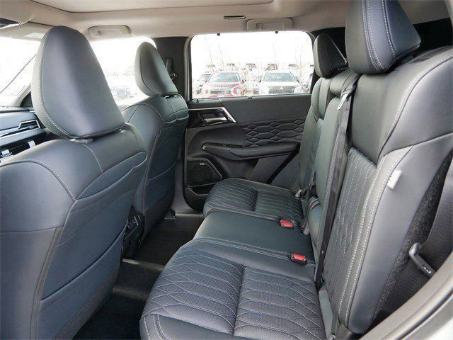 New 2026 Mitsubishi Outlander SEL image 5