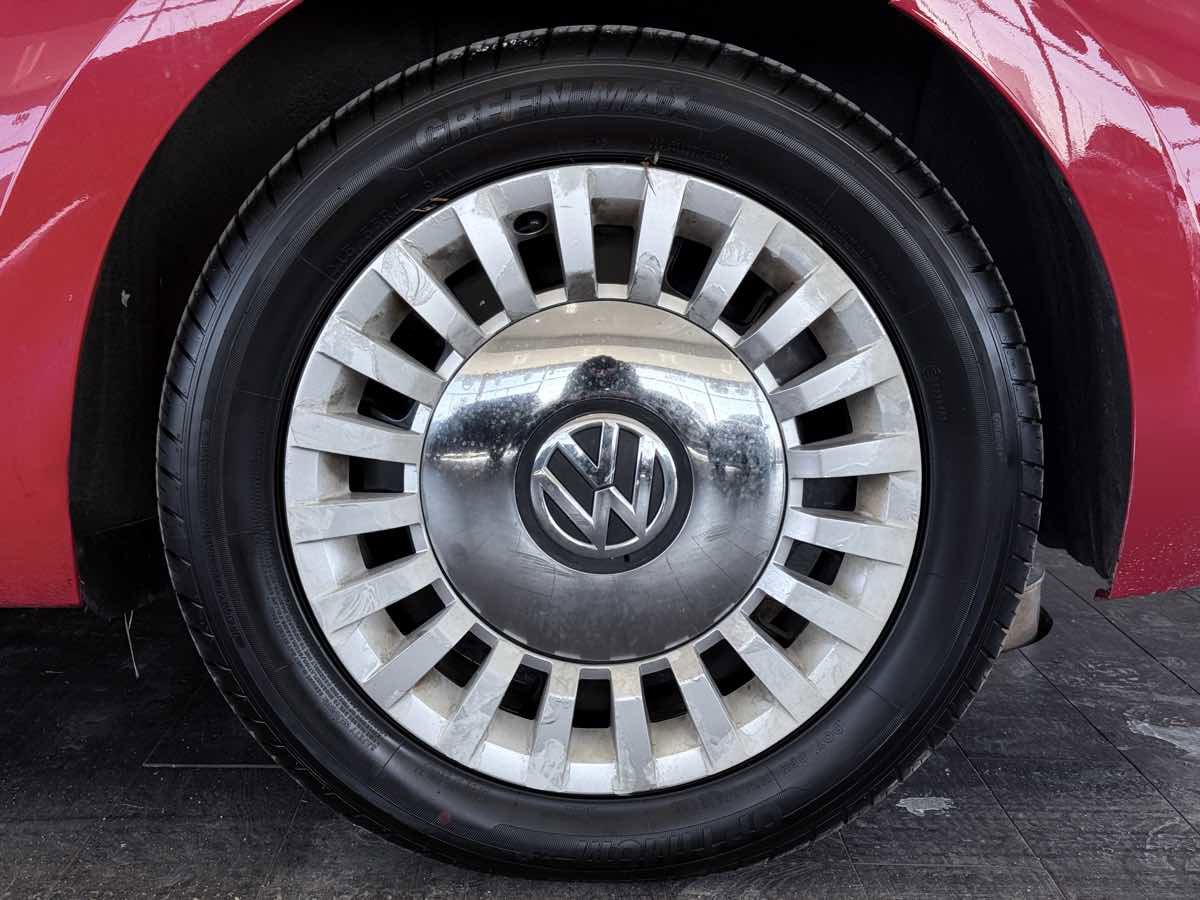 Used 2013 Volkswagen Beetle 2.5 image 33