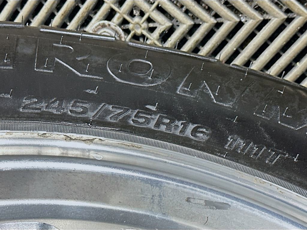 Used 2022 Chevrolet Express 2500 Extended image 32