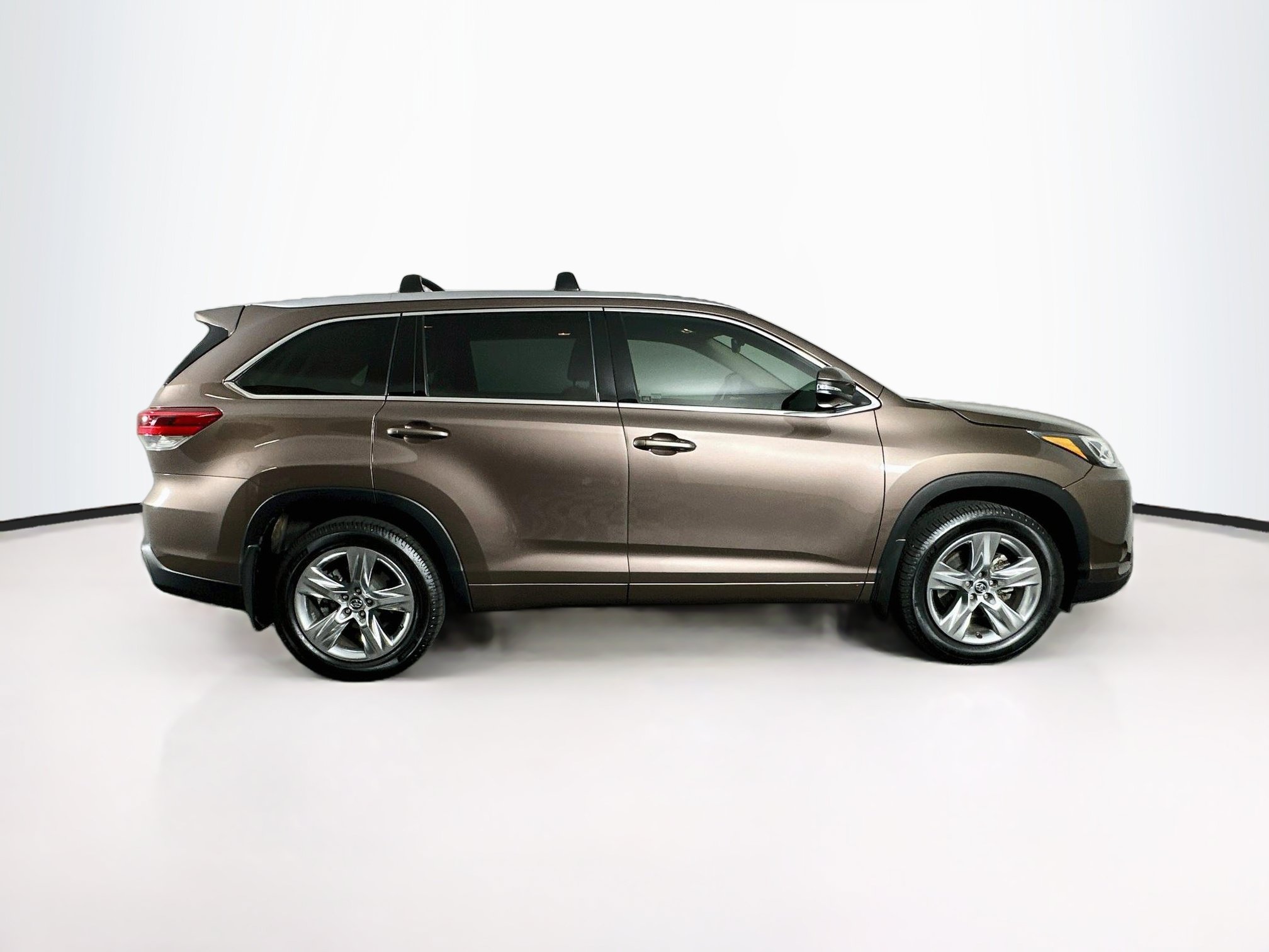 Used 2019 Toyota Highlander Limited AWD/4WD image 10