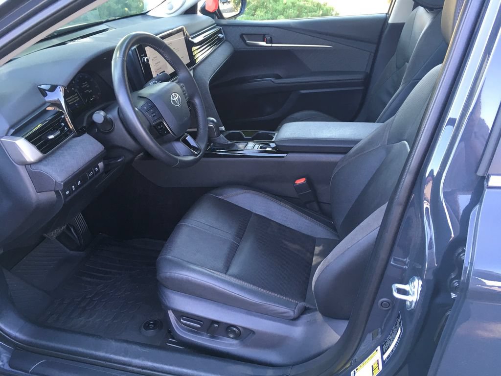 Used 2025 Toyota Camry XLE w/ Premium Package AWD/4WD image 21