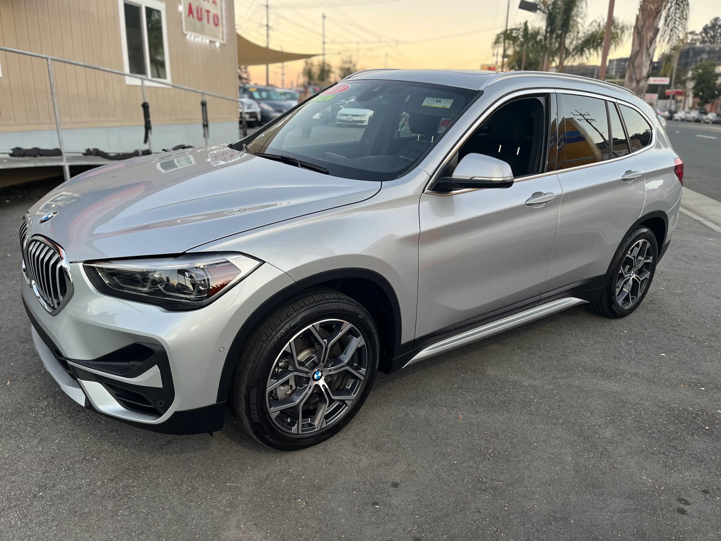 Used 2021 BMW X1 xDrive28i w/ Premium Package image 3