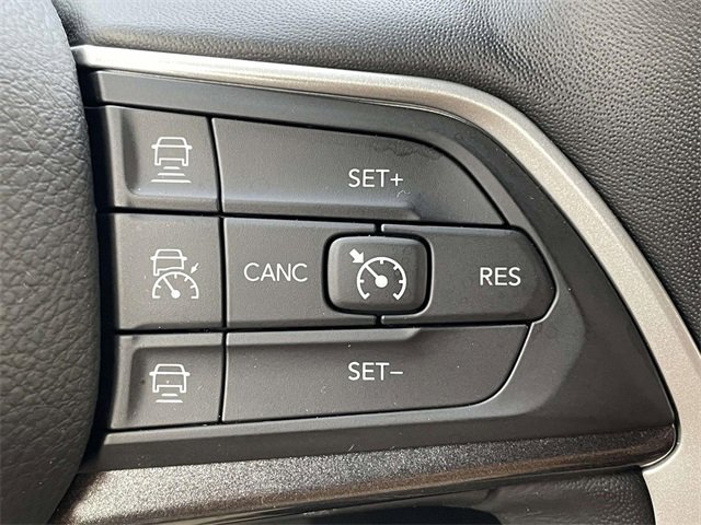 Used 2022 Jeep Grand Cherokee L Laredo w/ Luxury Tech Group I image 31