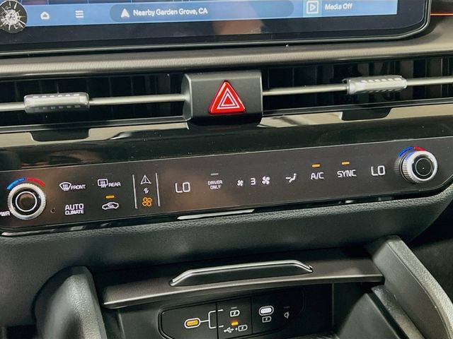 New 2027 Kia Sportage SX Prestige AWD/4WD image 16