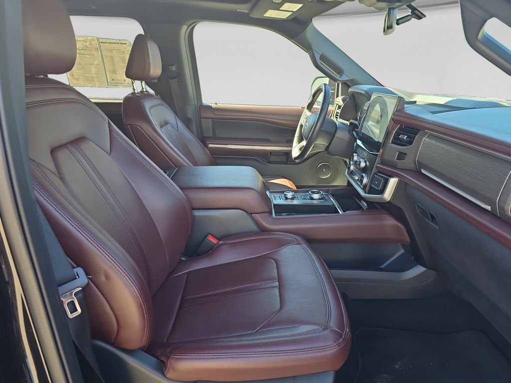 Used 2024 Ford Expedition Limited image 17