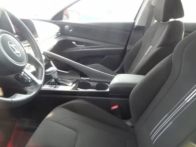 Used 2024 Hyundai Elantra SEL w/ Convenience Package FWD image 9