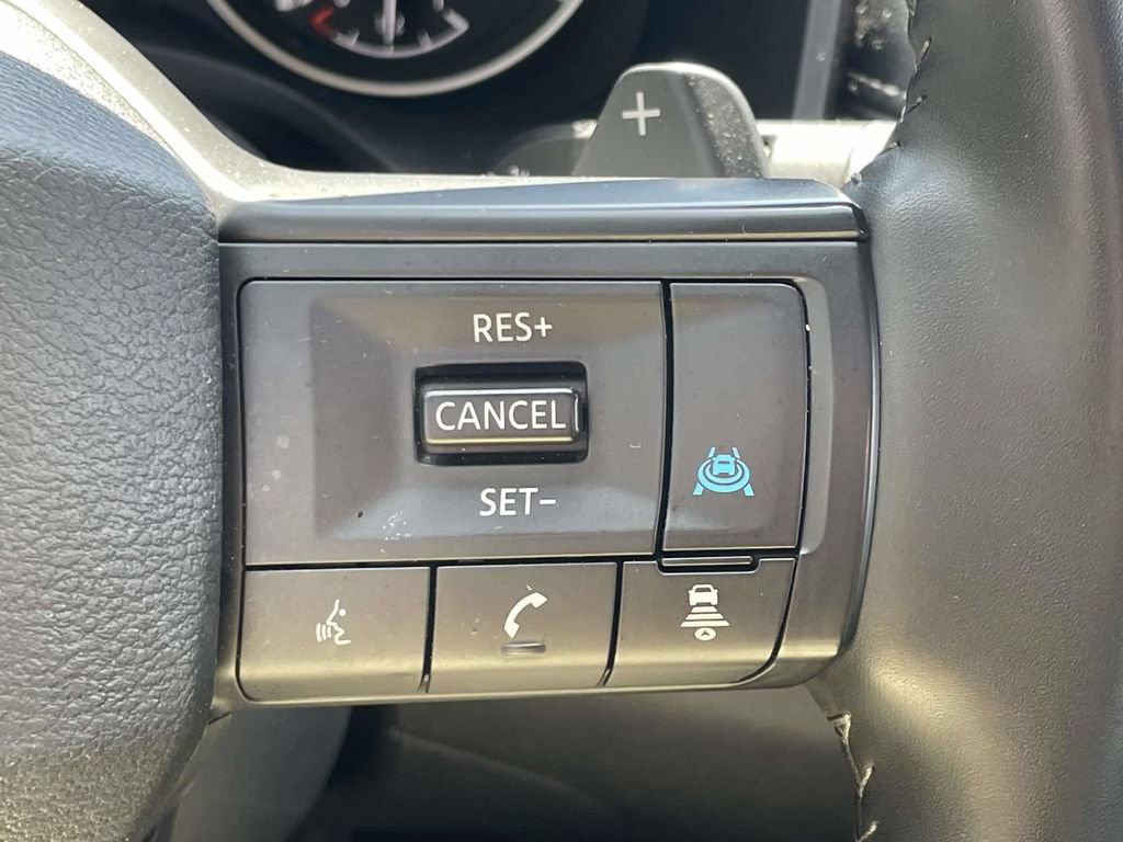 Used 2025 Nissan Rogue SV w/ SV Premium Package FWD image 32