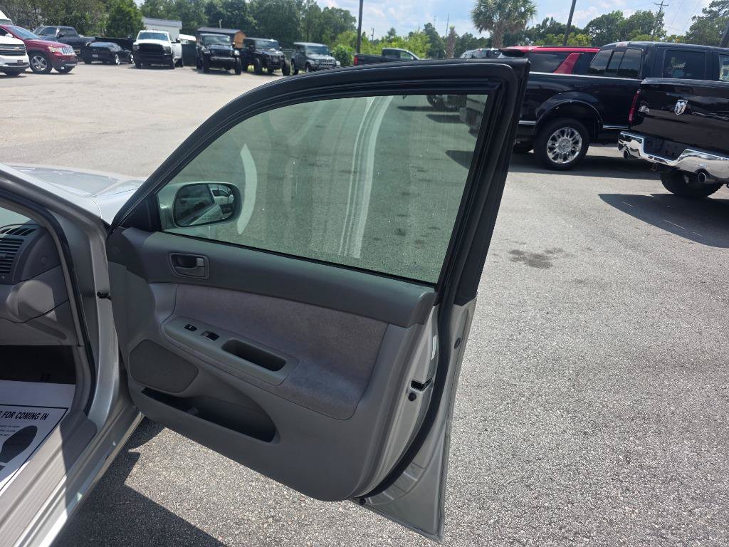 Used 2002 Toyota Camry LE FWD image 10