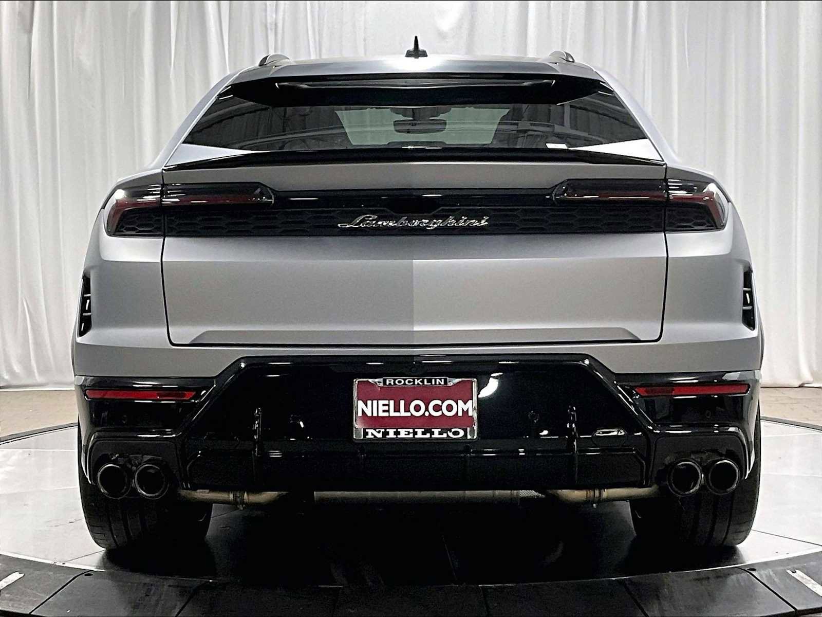 Used 2025 Lamborghini Urus SE image 9
