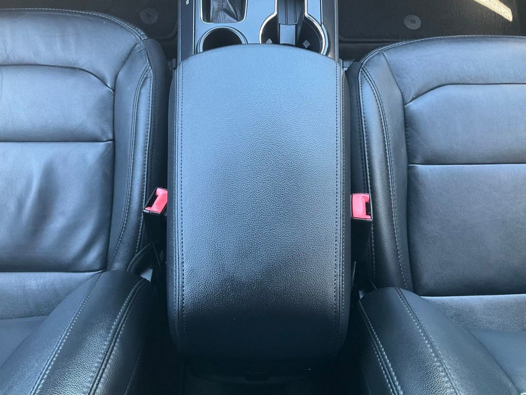 Used 2017 Ford Explorer XLT w/ Equipment Group 202A image 23