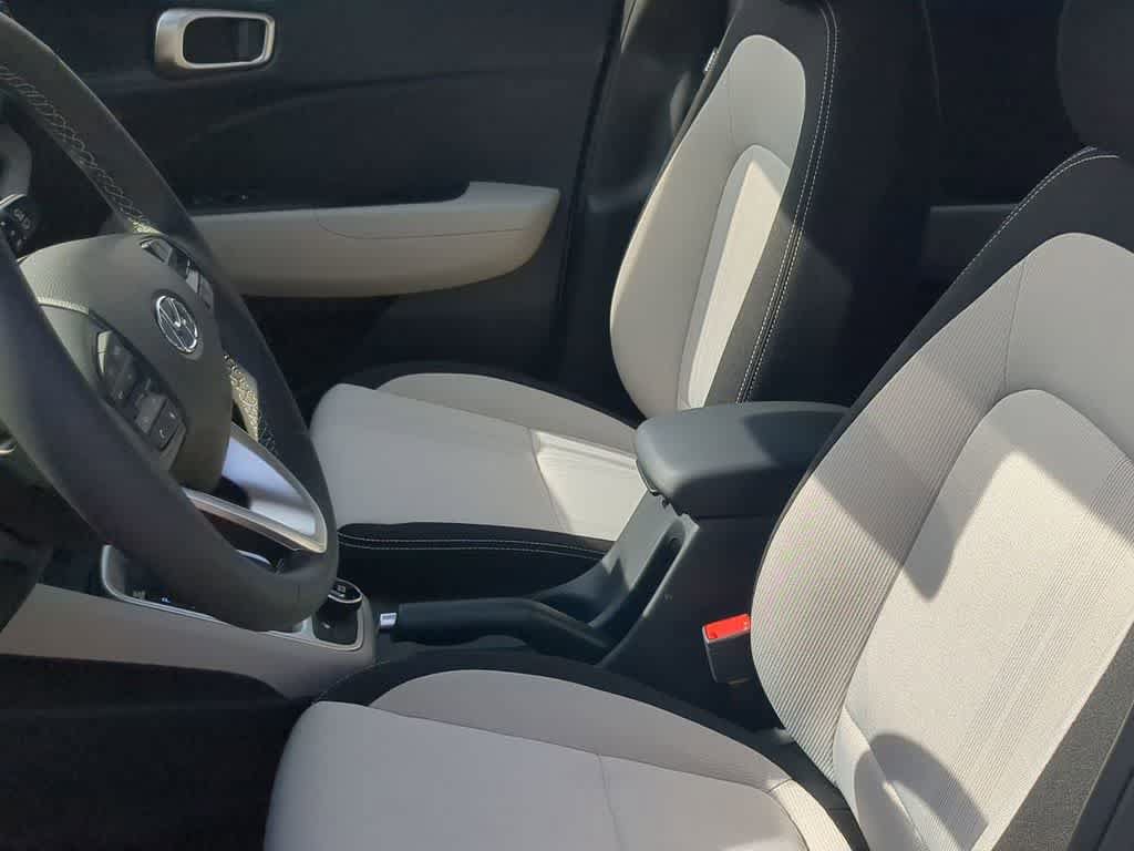 New 2026 Hyundai Venue SEL FWD image 18