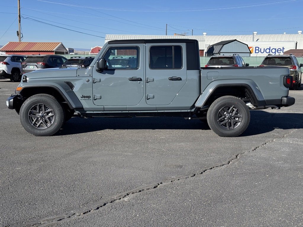 New 2025 Jeep Gladiator Sport image 4