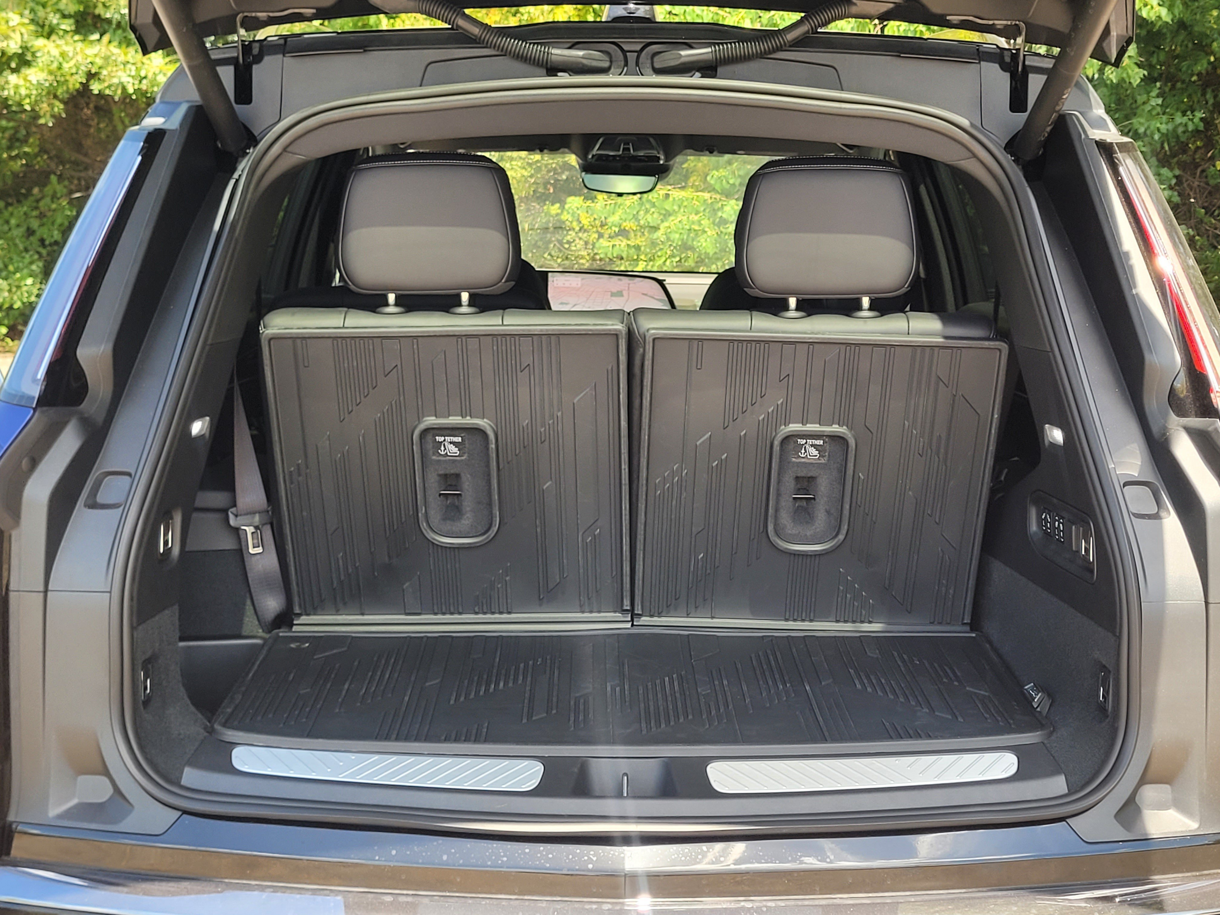 New 2027 Cadillac Vistiq Sport w/ LPO, Floor Liner Package AWD/4WD image 7