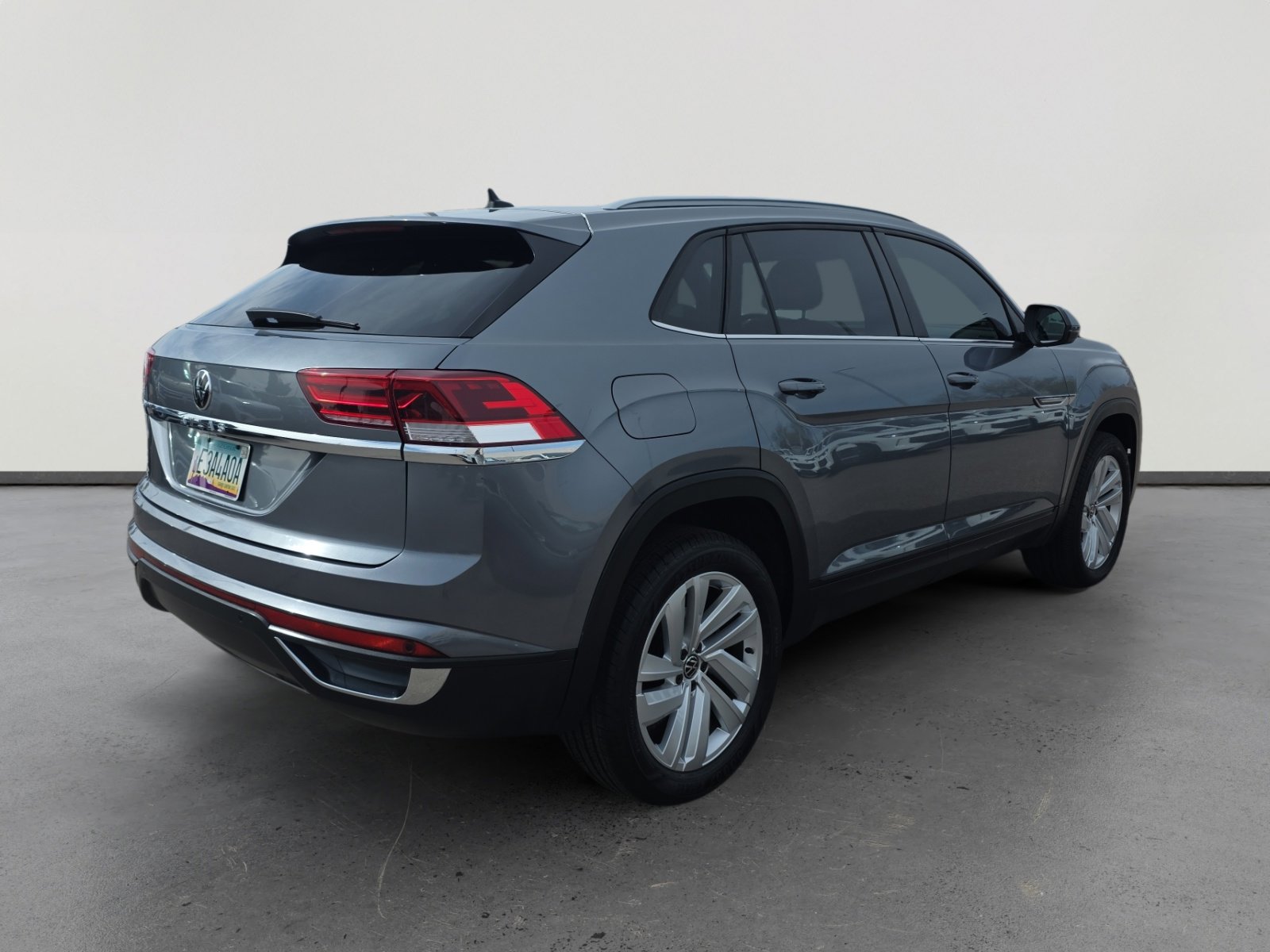 Used 2020 Volkswagen Atlas Cross Sport SE w/ Panoramic Sunroof Package image 5