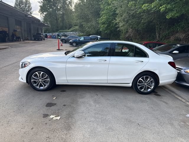 Used 2015 Mercedes-Benz C 300 4MATIC Sedan image 4