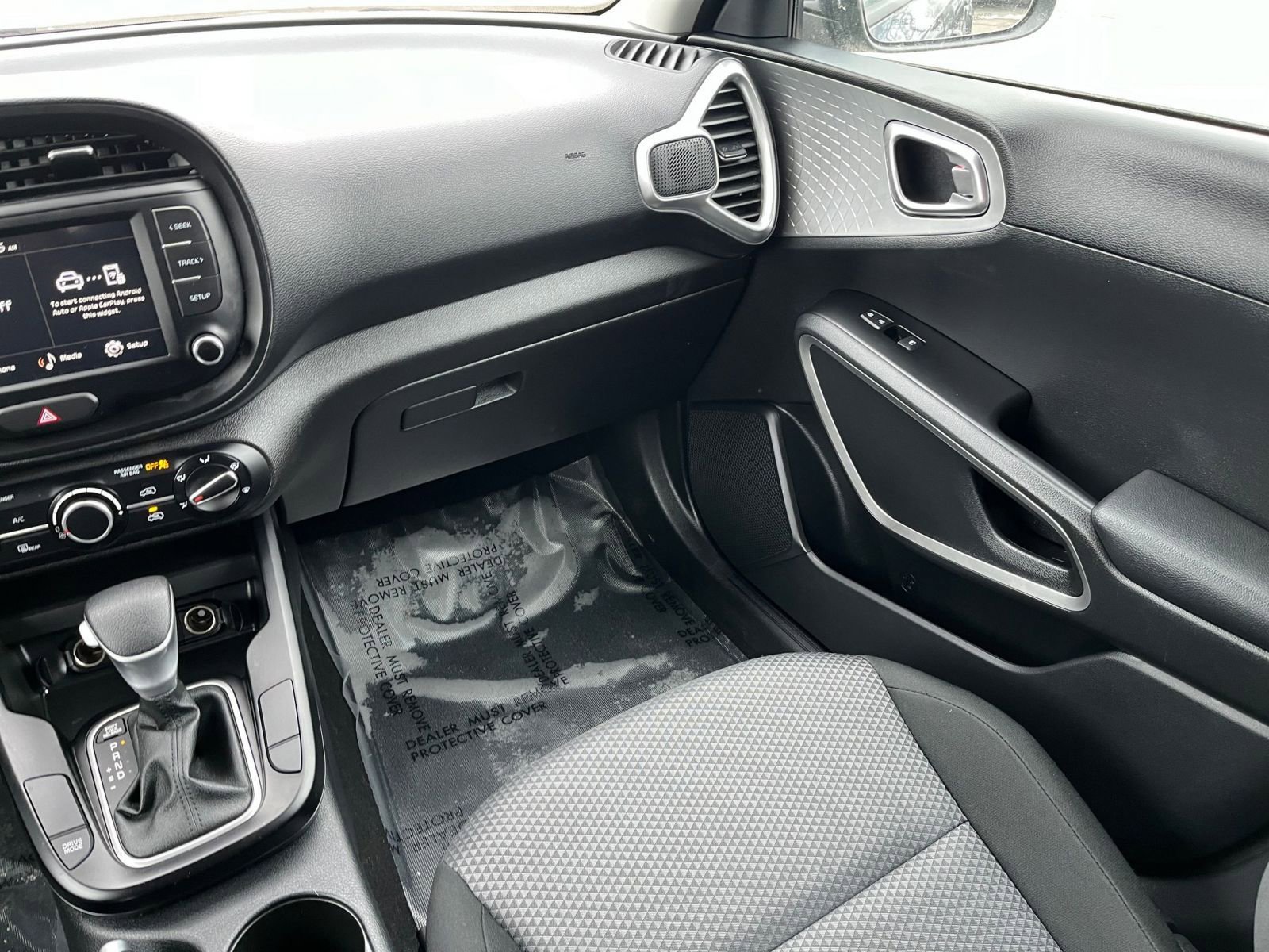 Used 2025 Kia Soul LX w/ LX Technology Package image 31