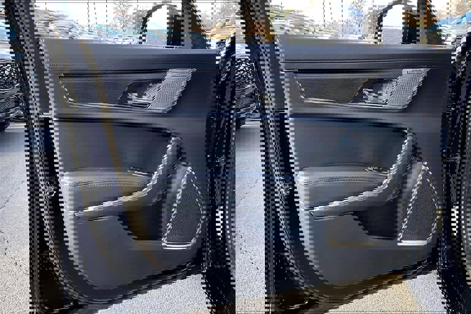 Used 2022 Jaguar XF SE image 25