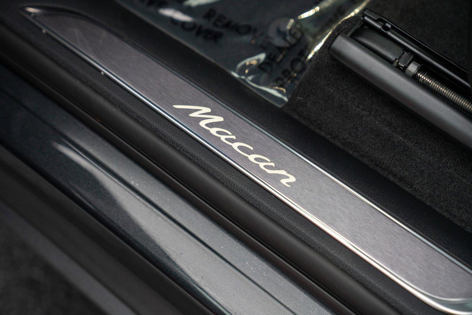 New 2026 Porsche Macan image 12