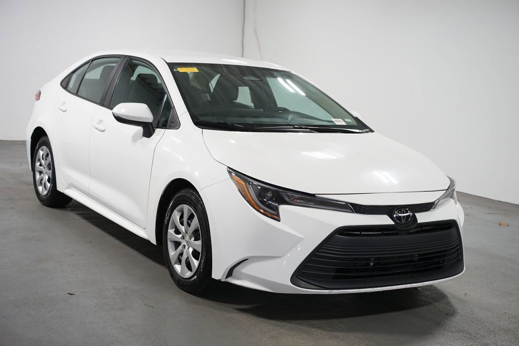 Certified 2024 Toyota Corolla LE image 3