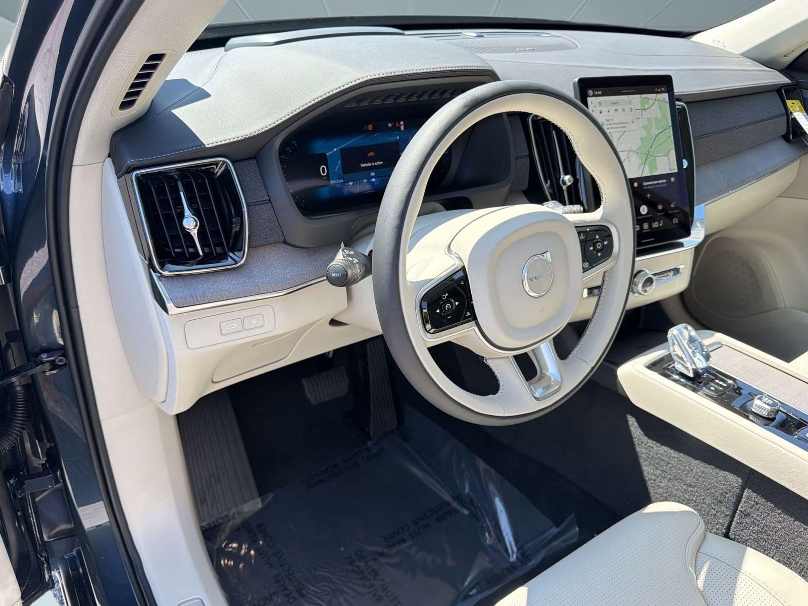 New 2026 Volvo XC90 T8 Ultra w/ Protection Package image 4