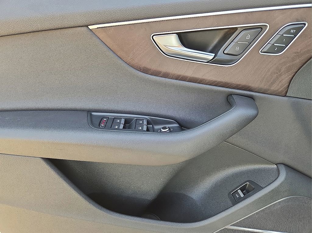 Used 2020 Audi Q7 3.0T Premium Plus image 22