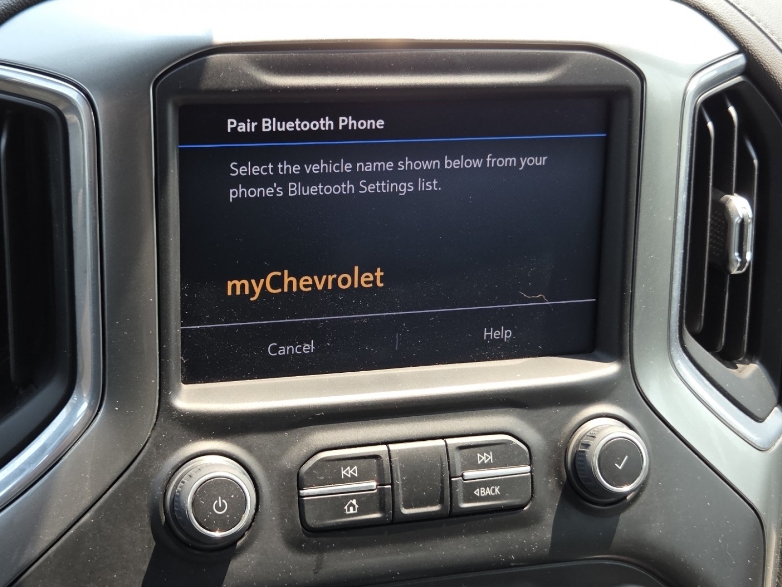 Used 2021 Chevrolet Silverado 1500 LT w/ Z71 Off-Road Package AWD/4WD image 9