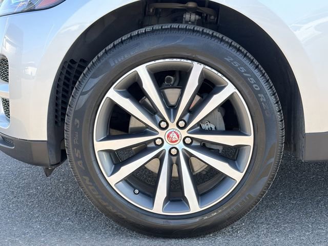 Used 2018 Jaguar F-PACE Prestige image 32