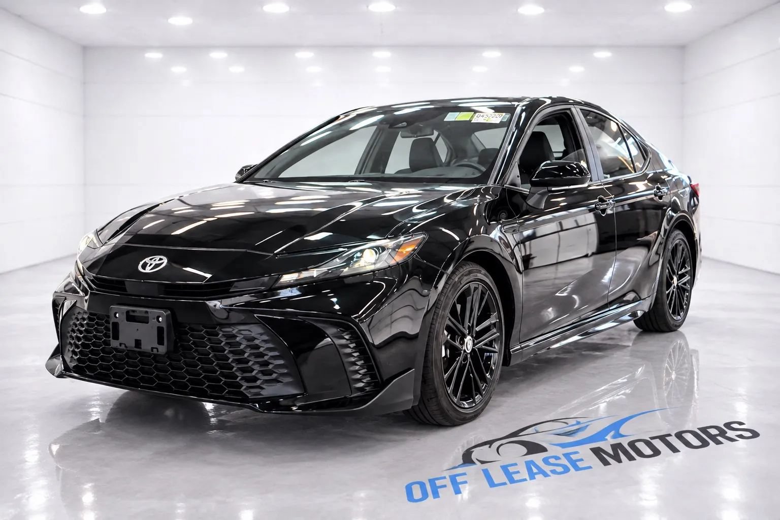 Used 2026 Toyota Camry SE FWD image 1