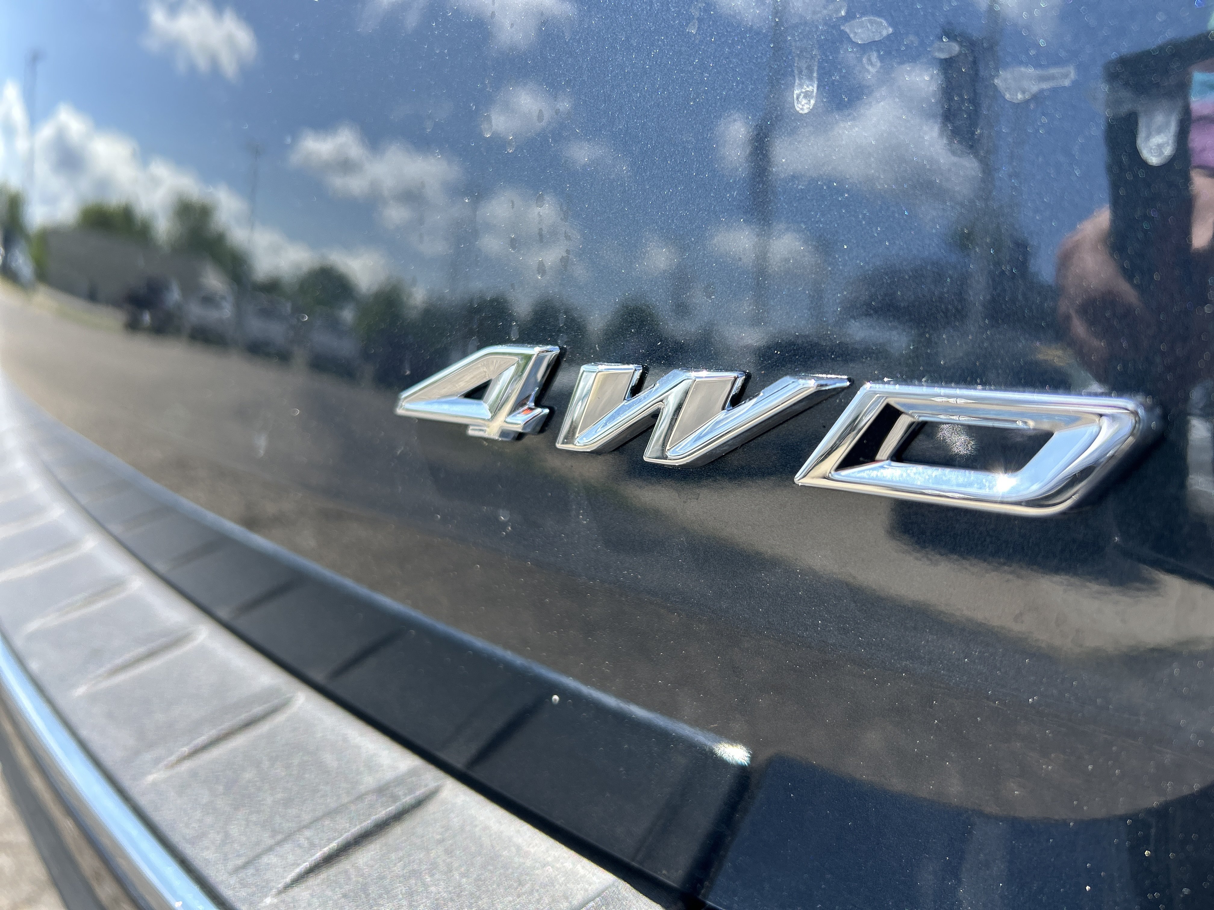 Used 2024 Ford Explorer Limited w/ Equipment Group 301A AWD/4WD image 27