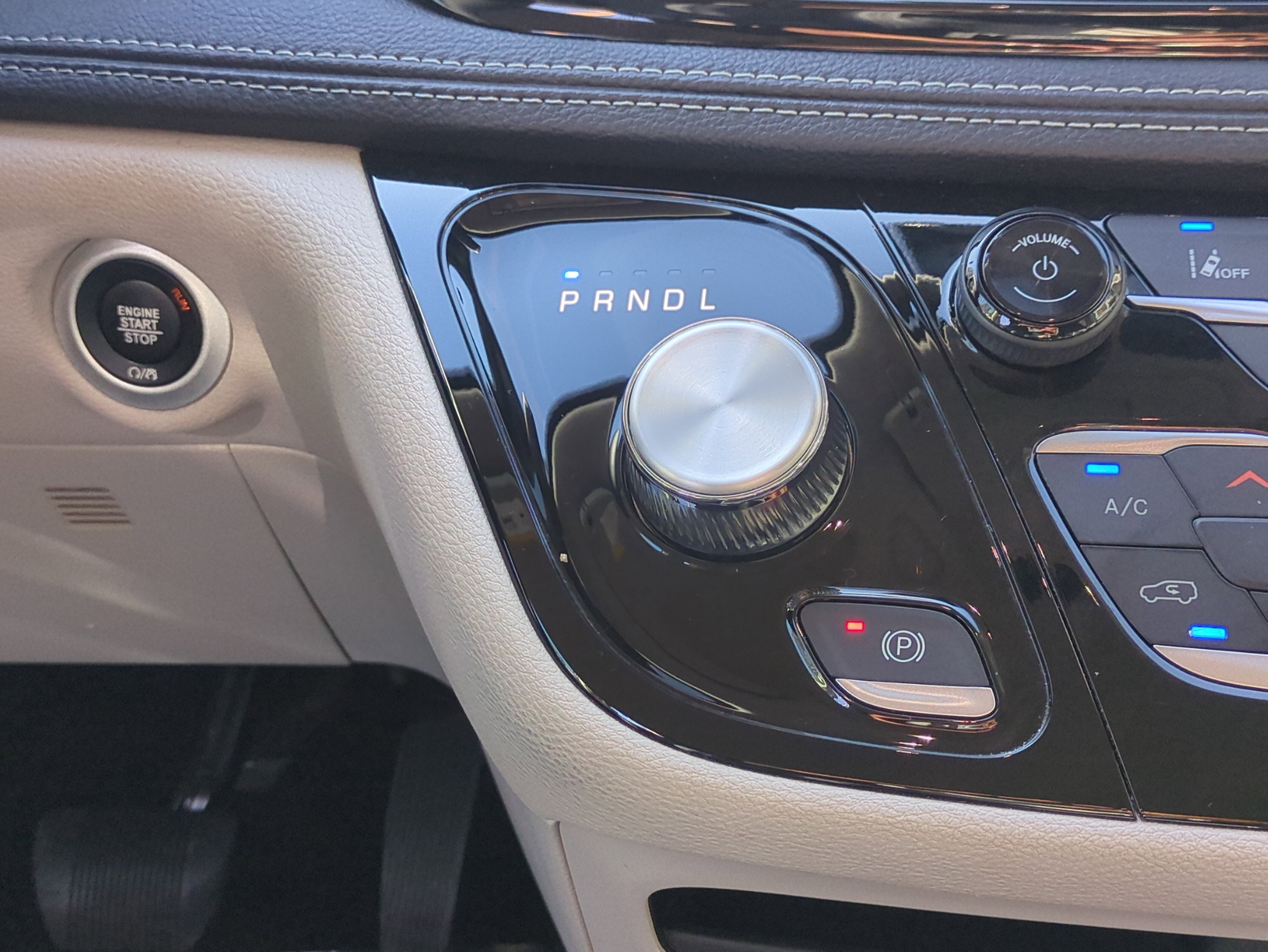 Certified 2024 Chrysler Pacifica Select image 20