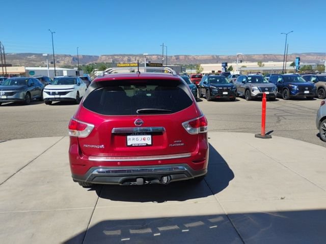 Used 2016 Nissan Pathfinder Platinum w/ Family Entertainment Package AWD/4WD image 6