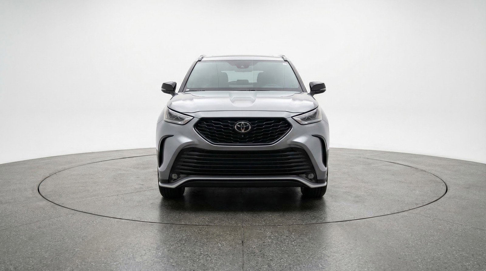 Used 2025 Toyota Highlander XSE image 2