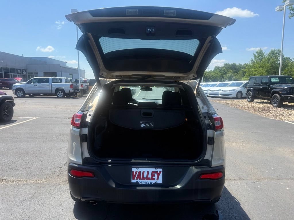 Used 2014 Jeep Cherokee Latitude w/ Comfort/Convenience Group AWD/4WD image 45