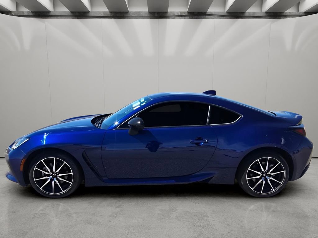 Used 2024 Toyota GR86 image 2