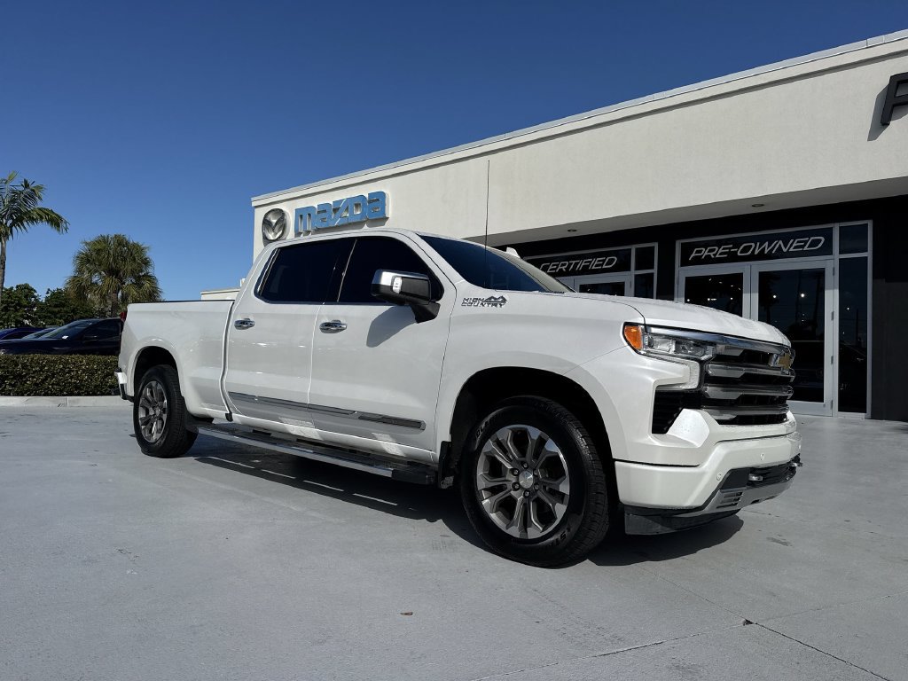 Used 2022 Chevrolet Silverado 1500 High Country w/ Technology Package AWD/4WD image 22