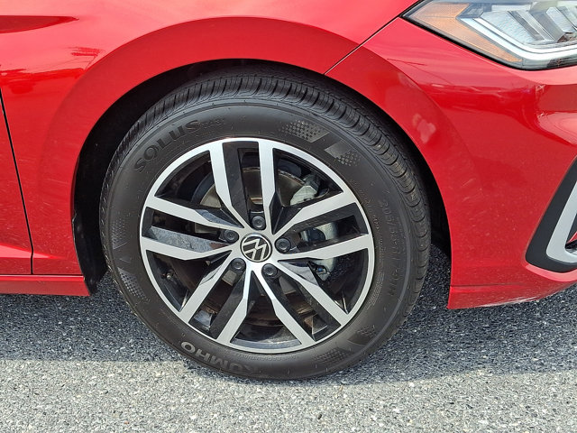 Used 2025 Volkswagen Jetta SE FWD image 8