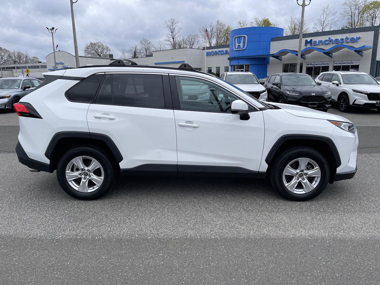Used 2021 Toyota RAV4 XLE AWD/4WD image 19