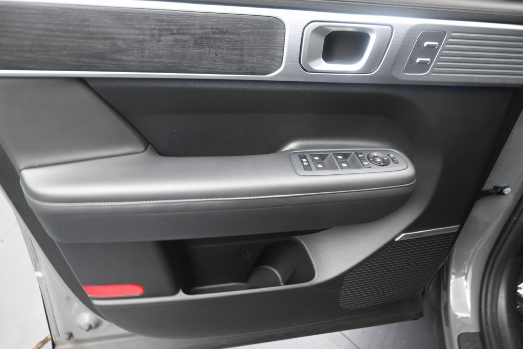 Used 2024 Hyundai Santa Fe Limited AWD/4WD image 11