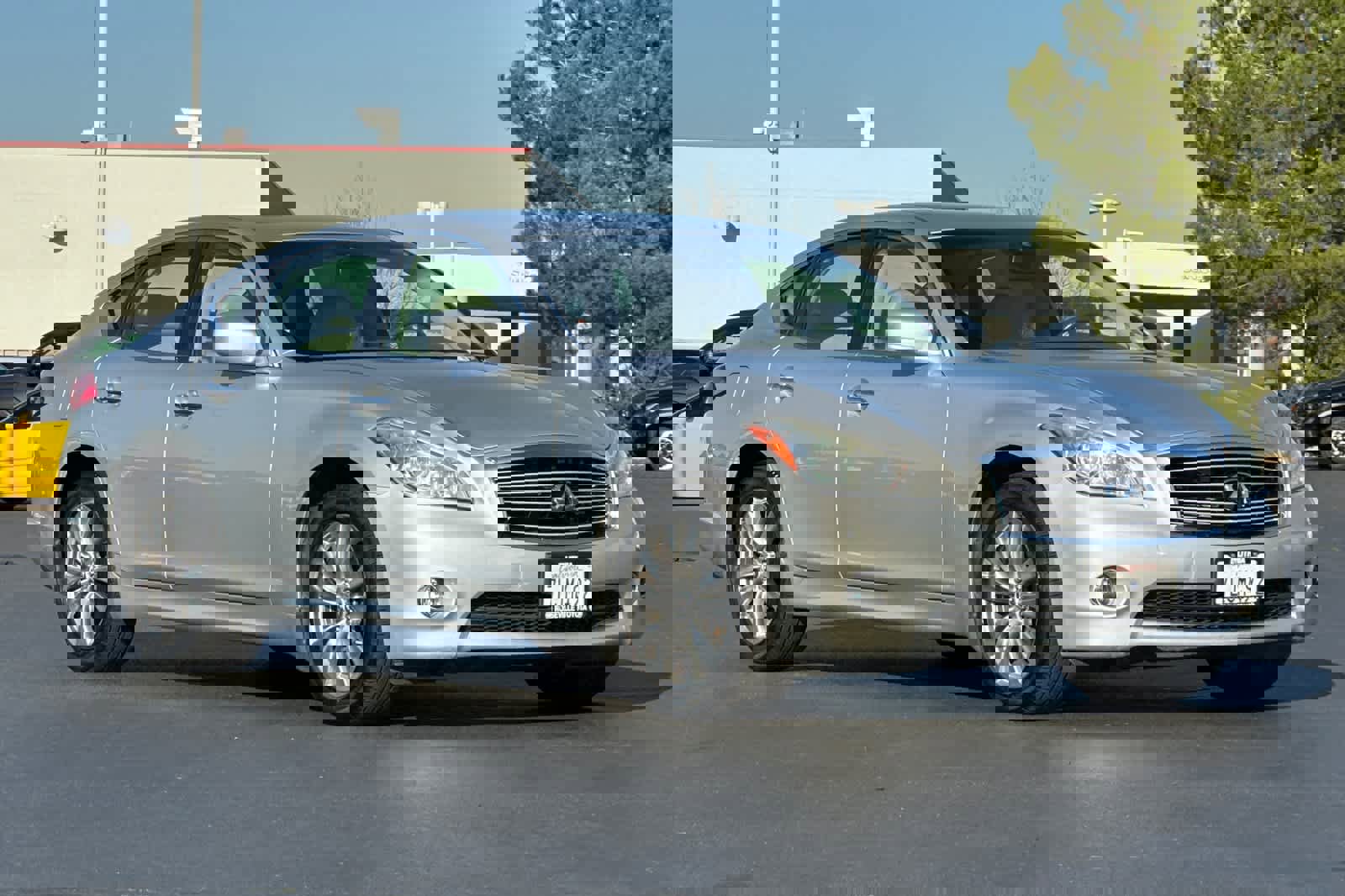 Used 2012 INFINITI M37 x w/ Premium Pkg image 5